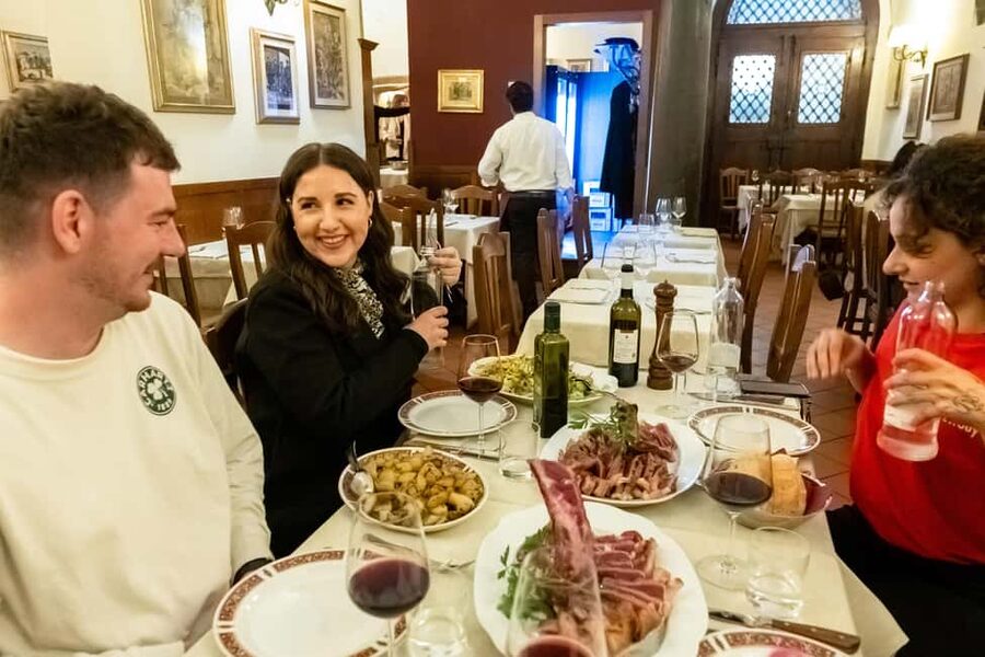 Florence: Food Walking Tour with Local Steak and Tuscan Wine - Gelato is the right ending