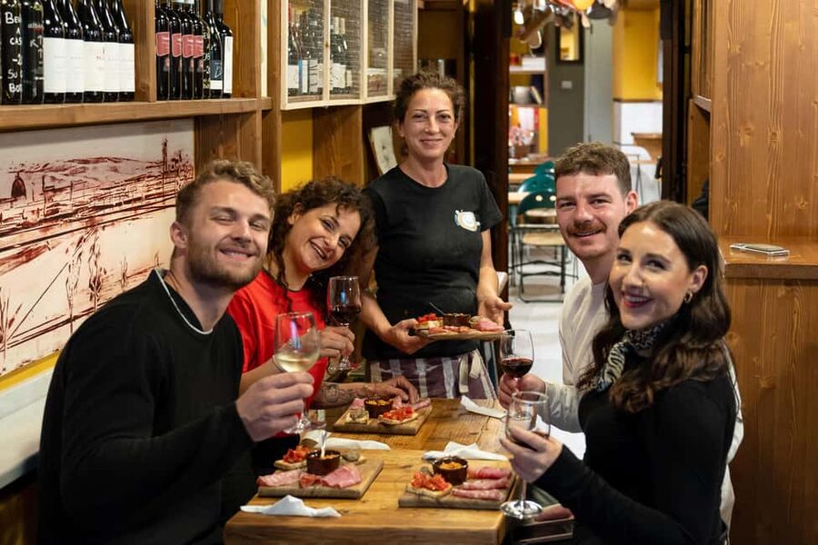Florence: Food Walking Tour with Local Steak and Tuscan Wine - Starting among Florence’s great sights