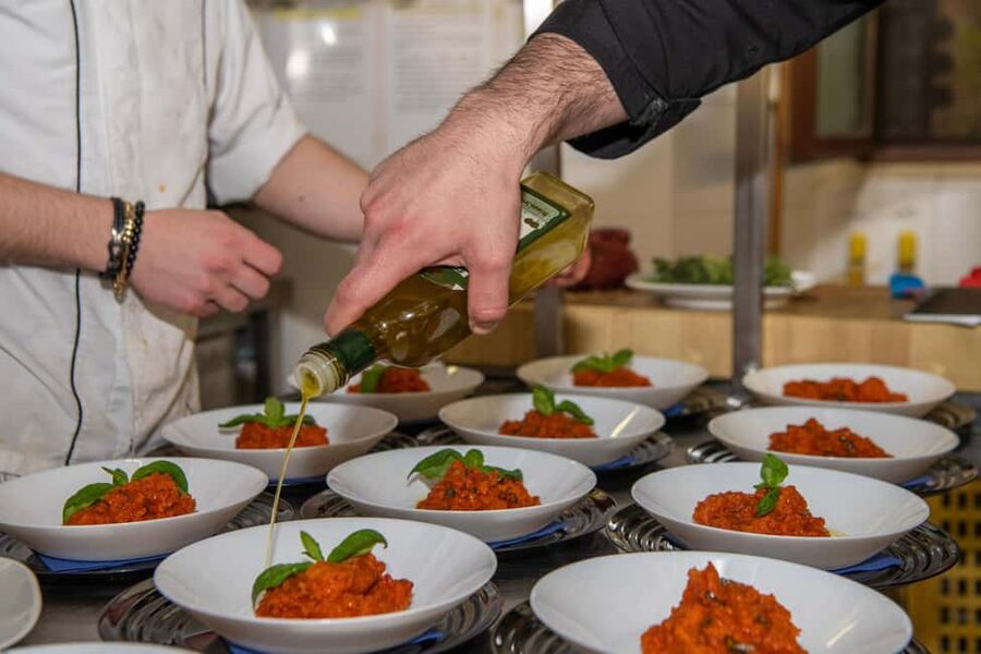 Florence: Guided Food Walking Tour with Tuscan Classics - Who should book this Florence food walk