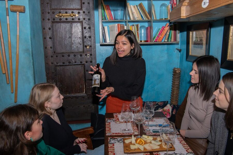 Florence: Guided Food Walking Tour with Tuscan Classics - Tuscan soup and the logic of simple cooking