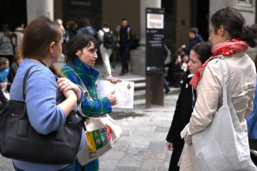 Florence: Guided Tour of Medici Family Secrets and Chapels - Finishing near the Uffizi