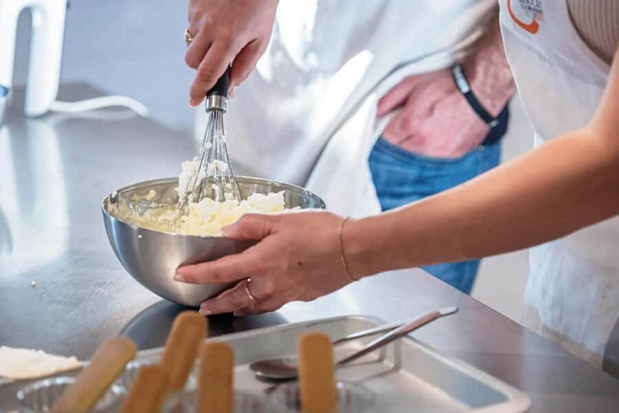 Florence: Handmade Pasta & Dessert Class with Unlimited Wine - What happens during the three-hour Florence class