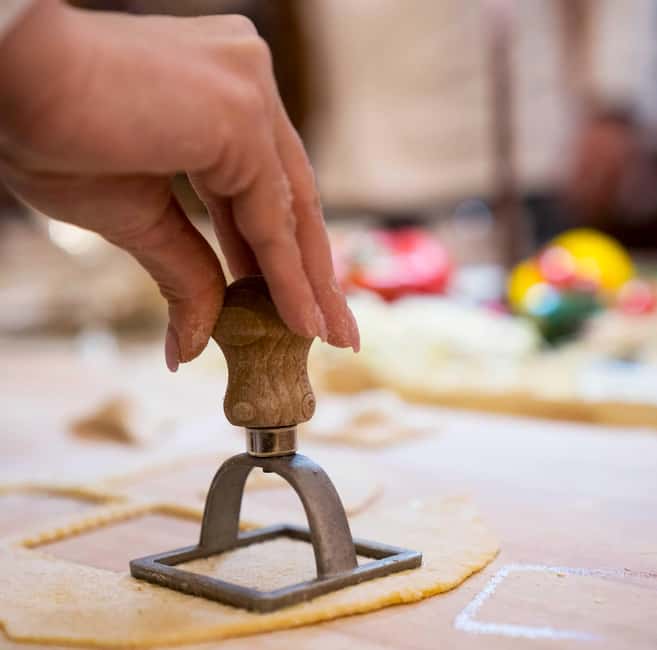 Florence: Handmade Ravioli & Pasta Class with Unlimited Wine - Tiramisu from Espresso to Cocoa