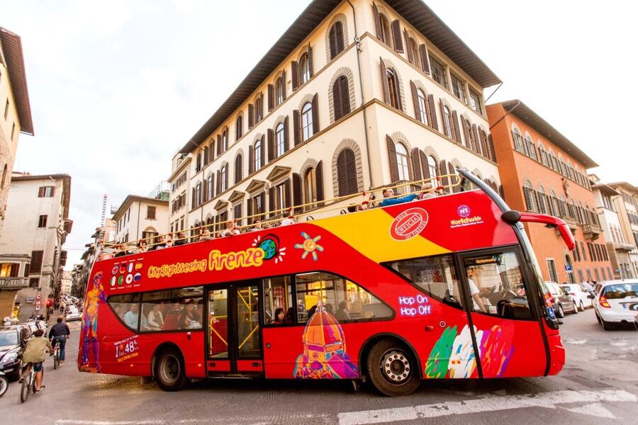 Florence: Hop-on Hop-off Bus Tour: 24, 48 or 72-Hour Ticket - Audio commentary, music, and the view outside