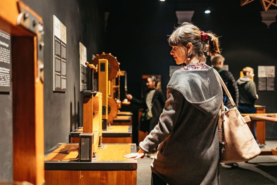 Florence: Leonardo Interactive Museum Entry Ticket - Small practical details that can save frustration