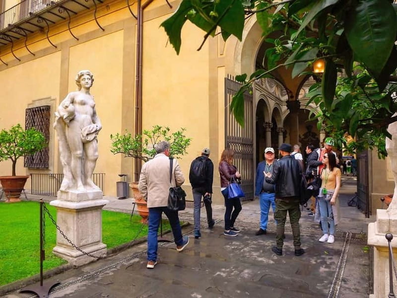 Florence: Medici Family Guided Walking Tour - Pitti Palace, the final Medici residence