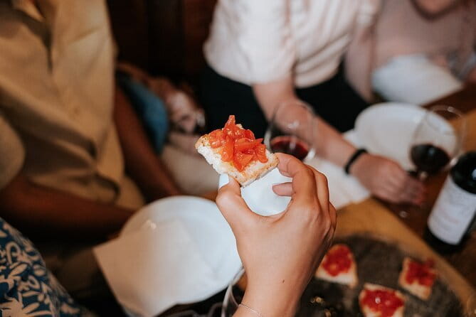 Florence Oltrarno Neighborhood Food & Wine Dine Around - How much food and wine you actually receive