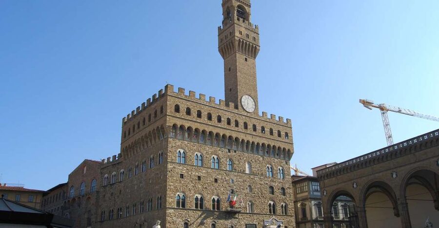 Florence: Palazzo Vecchio Guided Tour - Meeting your guide at Piazza della Signoria