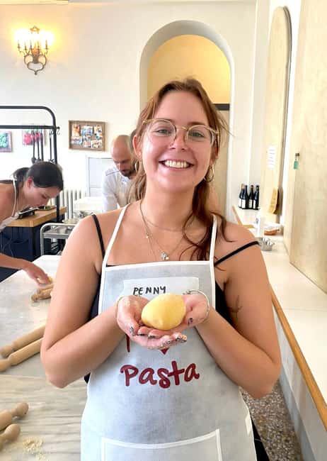 Florence: Pasta Class with Wine, Limoncello and Dessert - Family groups, couples, and solo participants