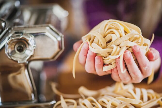 Florence: Pasta Cooking Class with Unlimited Wine - Key points to know before booking