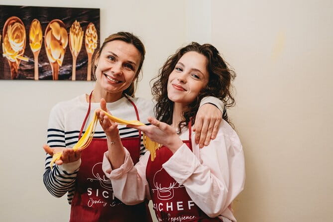 Florence: Pasta Cooking Class with Unlimited Wine - A class that works for families and mixed ages