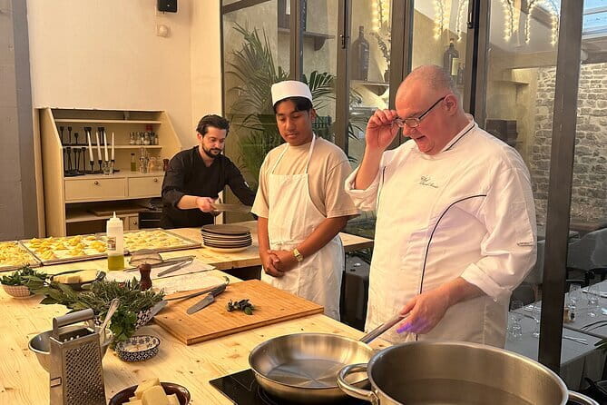Florence: Pasta Cooking Class with Unlimited Wine - Who should book it