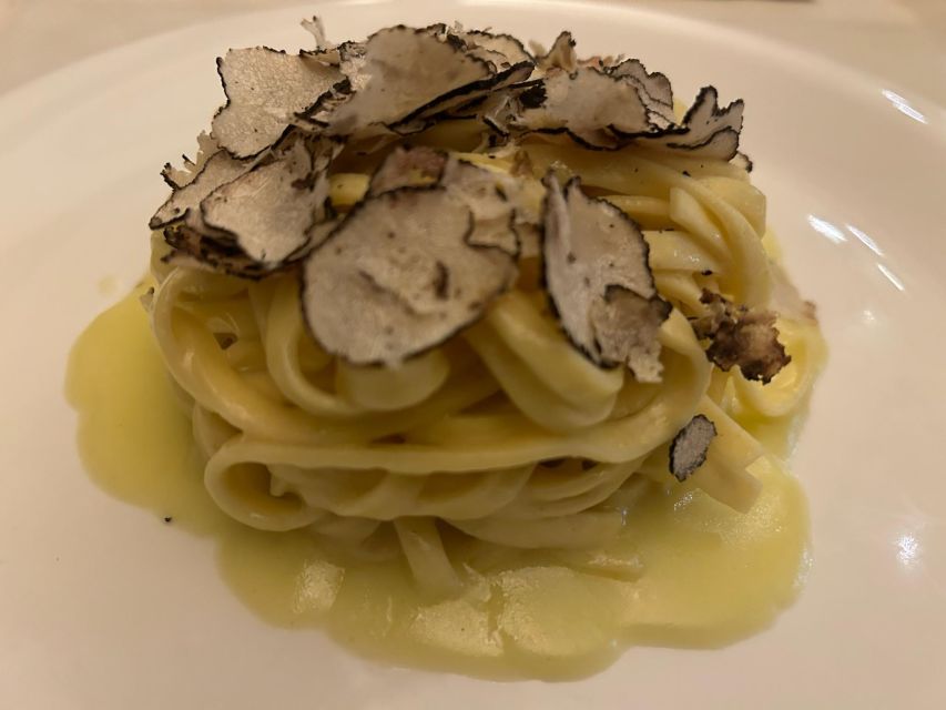 Florence: Pasta & Tiramisu Cooking Class with Unlimited Wine - From flour-covered table to a full Italian meal