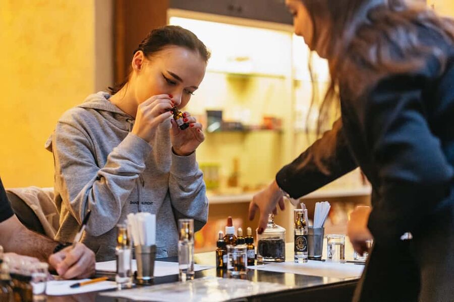 Florence: Perfume Masterclass and Sensory Experience - Entering Antica Spezieria Erboristeria San Simone
