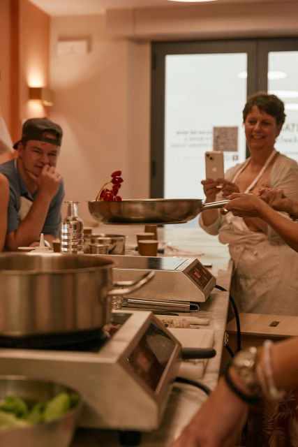 Florence: Premium Cooking Class for Pasta and Gelato - The premium Central Market morning