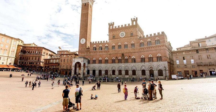 Florence: Siena, San Gimignano & Monteriggioni with Tasting - Who should book it?