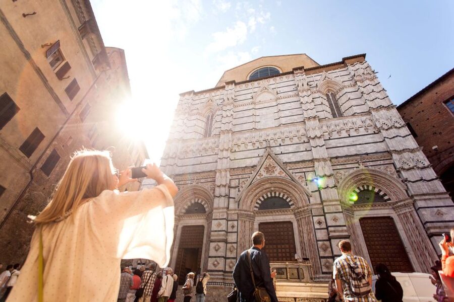 Florence: Siena, San Gimignano & Monteriggioni with Tasting - Monteriggioni and its medieval walls