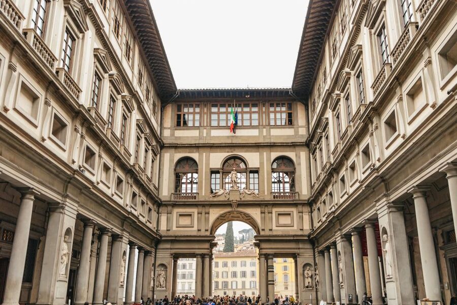 Florence: Skip-the-Line Uffizi Small Group Tour - Why the Uffizi makes more sense with a guide