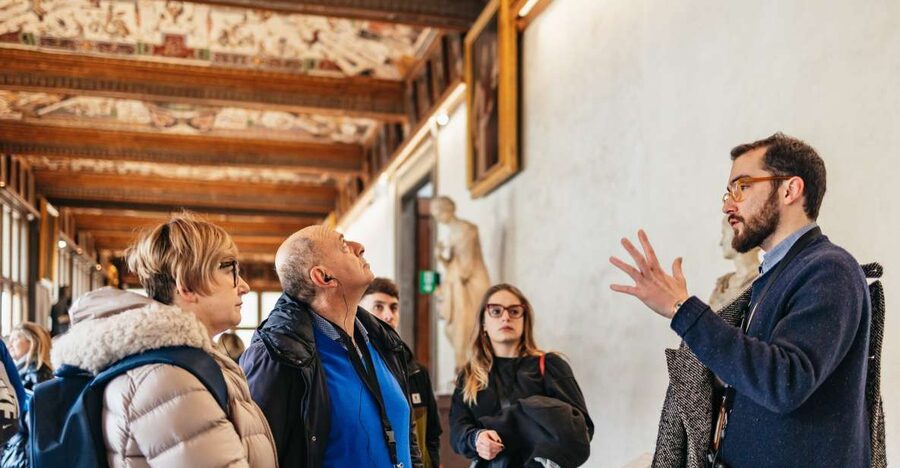 Florence: Skip-the-Line Uffizi Small Group Tour - Two floors of stairs before the paintings
