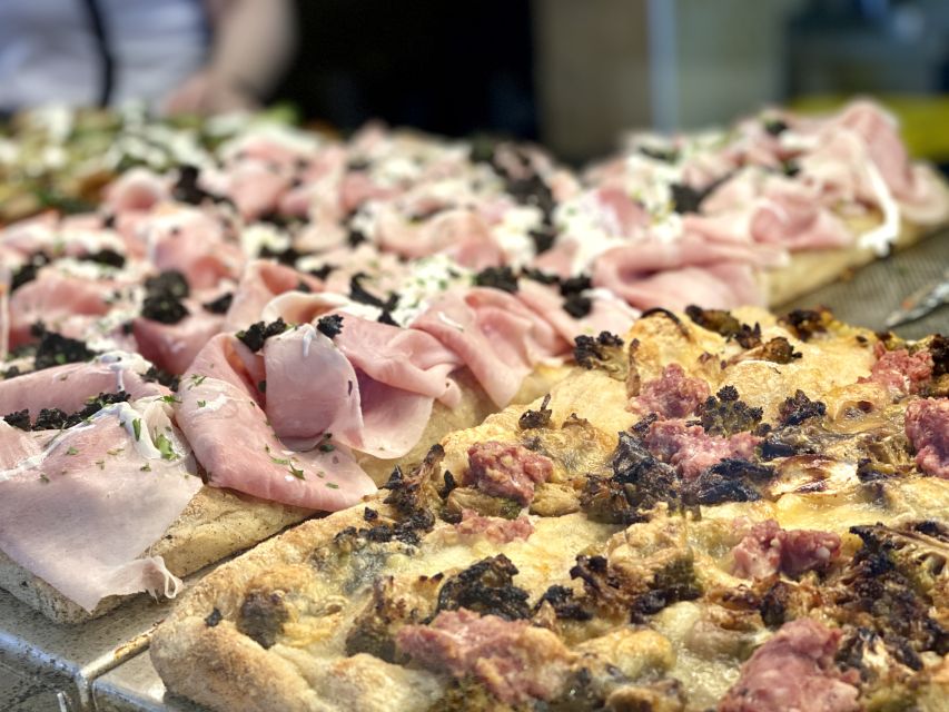 Florence: Street Food Tour with Wine & Local Guide - Ponte Vecchio and the walk between bites