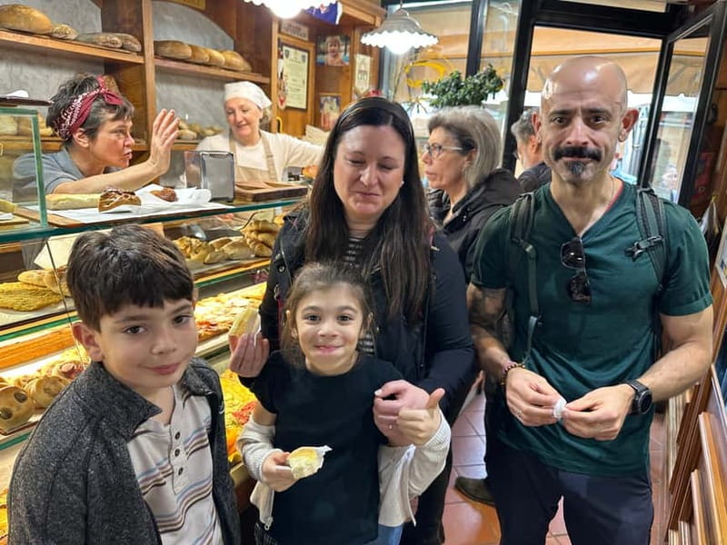 Florence: Street Food Tour with Wine & Local Guide - Cantucci and vin santo, the sweet Tuscan pause