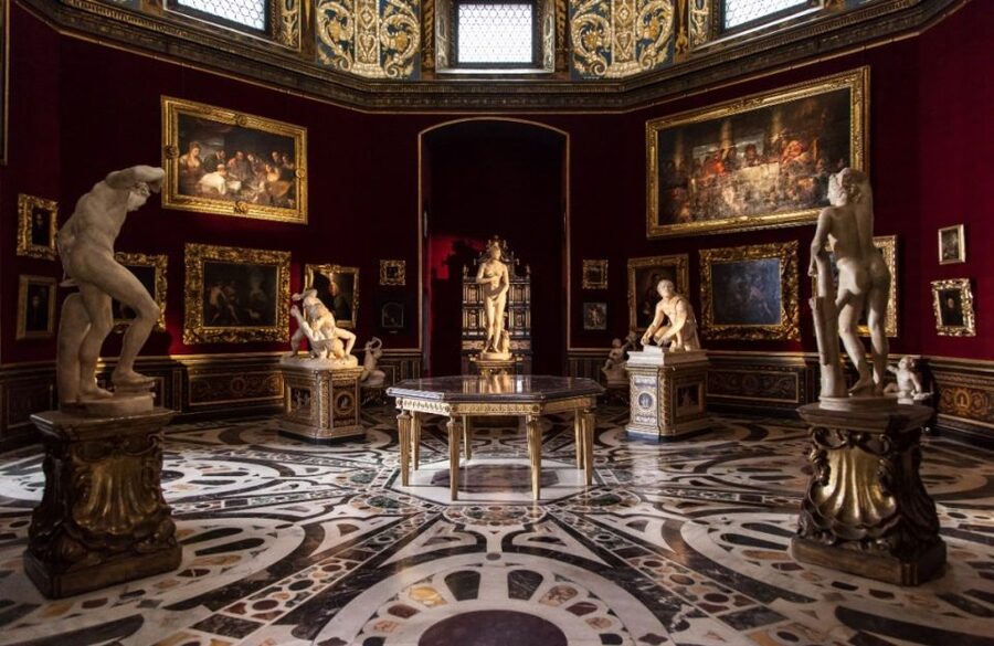 Florence: Uffizi Gallery Priority Entrance and Tour - Priority entry before the main crowds