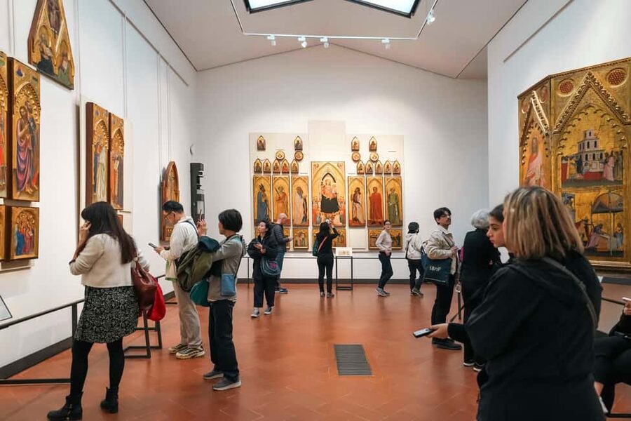 Florence: Uffizi Gallery Reserved-Entry VIP Tour - Key points at a glance