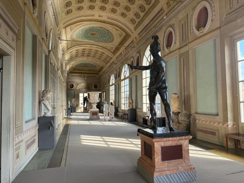 Florence: Uffizi Gallery Reserved-Entry VIP Tour - How the small group changes the experience