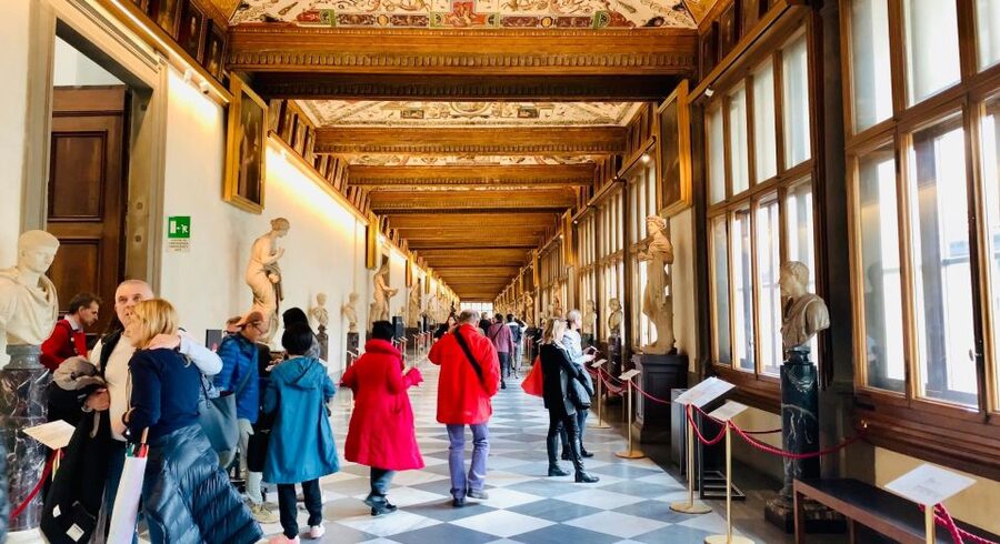 Florence: Uffizi Gallery Small-Group Guided Tour with Ticket - Michelangelo, Leonardo, and the shift in style