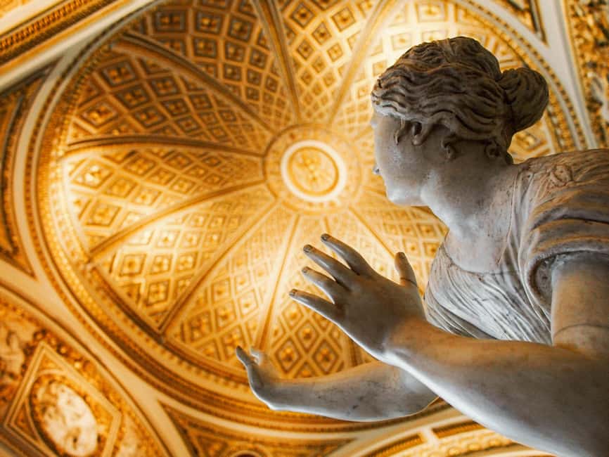 Florence: Uffizi Guided Tour with Skip-the-Line Entry Ticket - The first rooms: seeing art change over time
