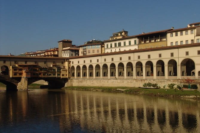 Florence: Uffizi Highlights, In-Depth Masterclass or Private Tour - The meeting point and first steps inside