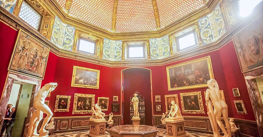 Florence: Uffizi Priority Ticket & Masterpieces Audio App - Botticelli, Leonardo, Michelangelo, and Caravaggio