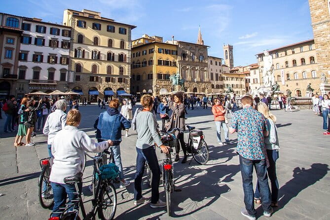 Florence Vintage Bike Tour–guided, small group or private option - Starting in Piazza della Repubblica