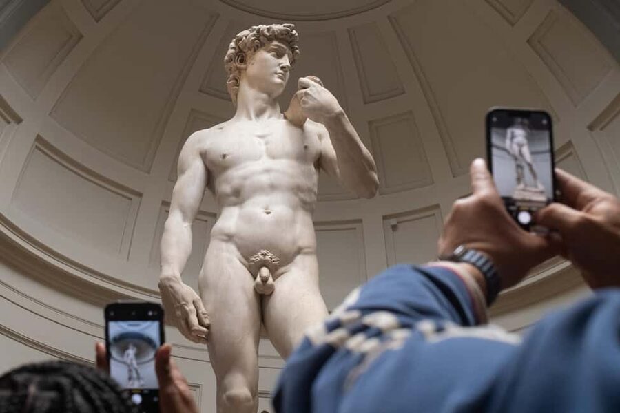 Florence: Walking Tour with David, Duomo & Uffizi Gallery - The guides make the difference