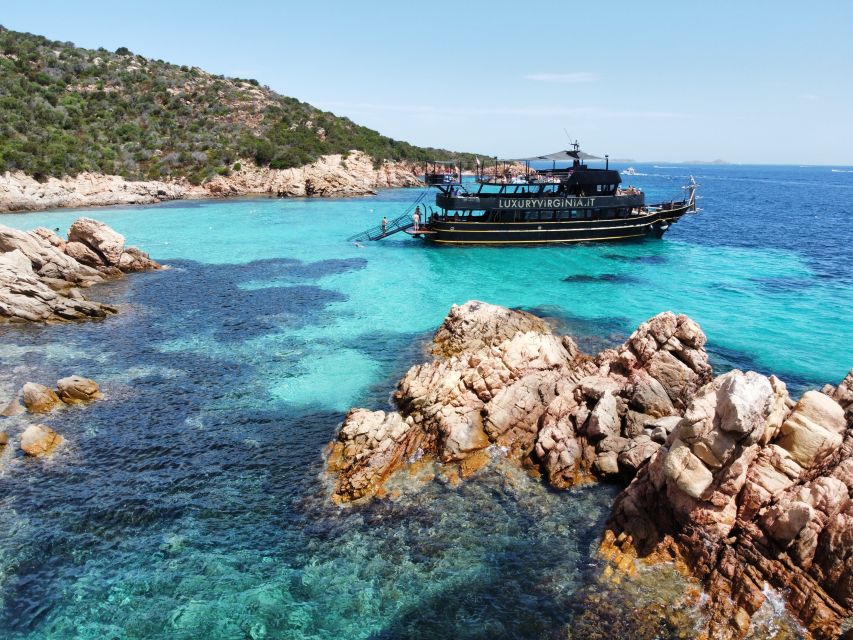 From Cannigione: La Maddalena Archipelago Boat Trip - La Maddalena town: one hour on solid ground