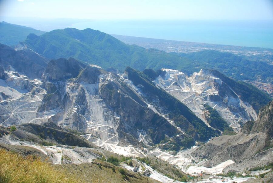 From Carrara: Marble Quarries Jeep Tour with Lardo Tasting - Tasting Lardo di Colonnata at the lard factory