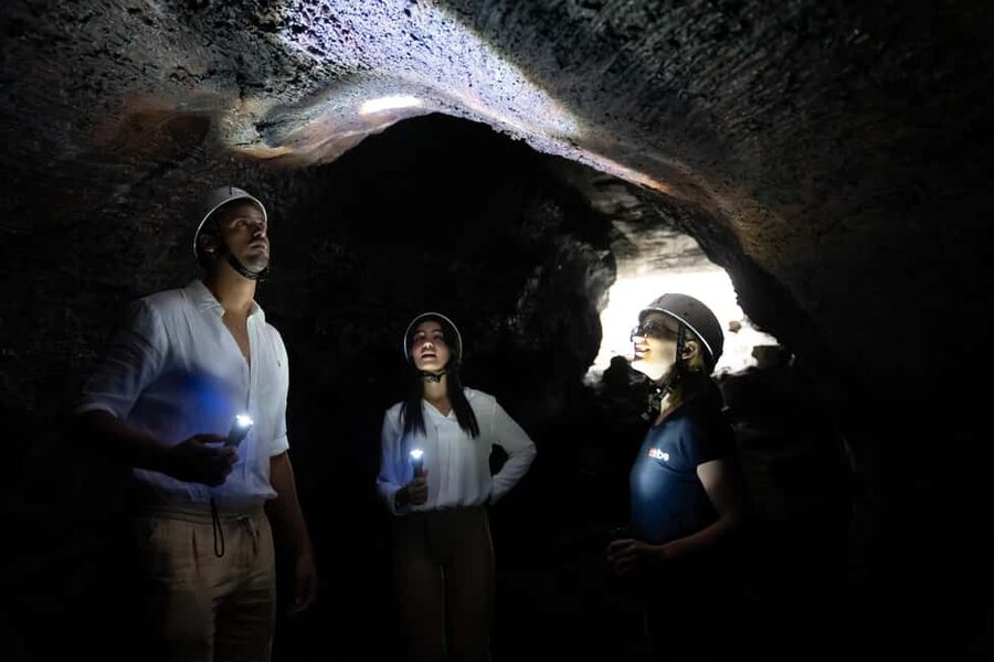 From Catania: Mount Etna Sunset Tour with Tasting and Cave - Practical advice for a smoother evening
