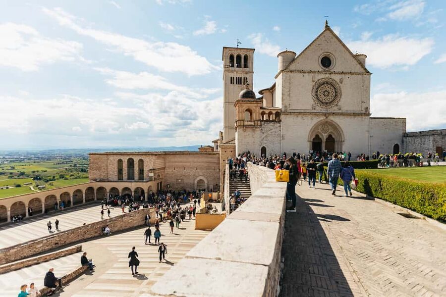 From Florence: Orvieto and Perugia Tour with Church Visits - Leaving Florence from Piazzale Montelungo