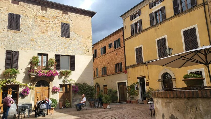 From Florence: Tuscany Hills Wine Tour - Guide style and group experience