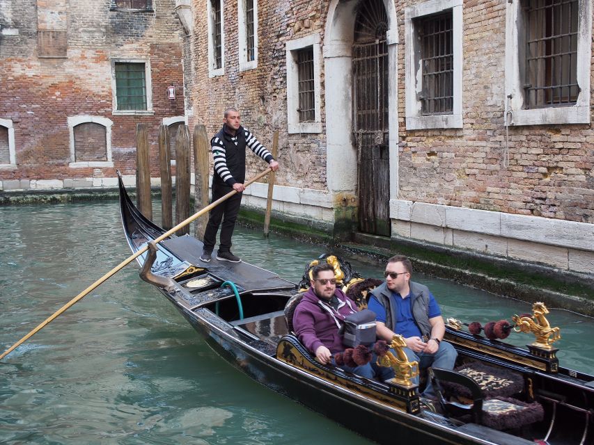 From Lake Garda: Full-Day Guided Group Tour of Venice - Practical tips for a smoother day