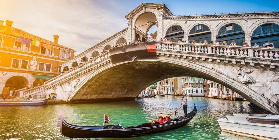 From Lake Garda: Full-Day Guided Group Tour of Venice - Coach pickup from Lake Garda and the long ride east