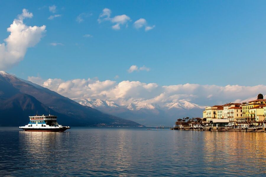 From Milan: Lake Como Cruise with Visits to Como & Bellagio - The bus ride north from Milan
