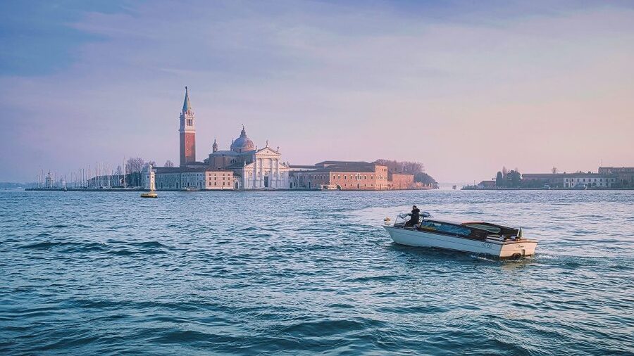 From Milan: Venice and Verona Full-Day Tour by Train - Venice begins at Saint Mark’s Square