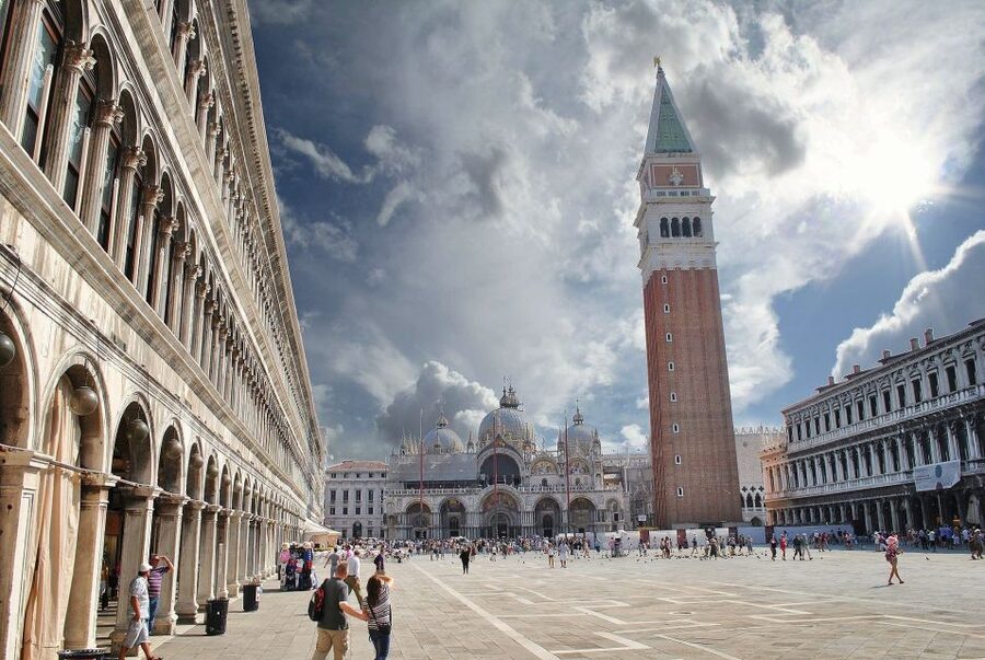 From Milan: Venice and Verona Full-Day Tour by Train - The guide makes or breaks the day