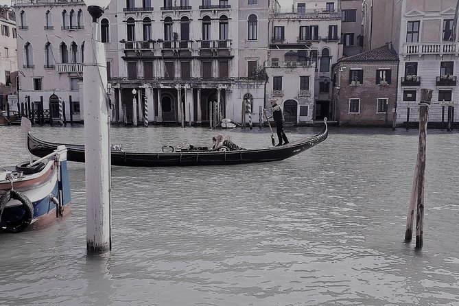 From Milan: Venice Full-Day Guided Tour With Boat Ride - Two hours to eat, wander, or ride a gondola