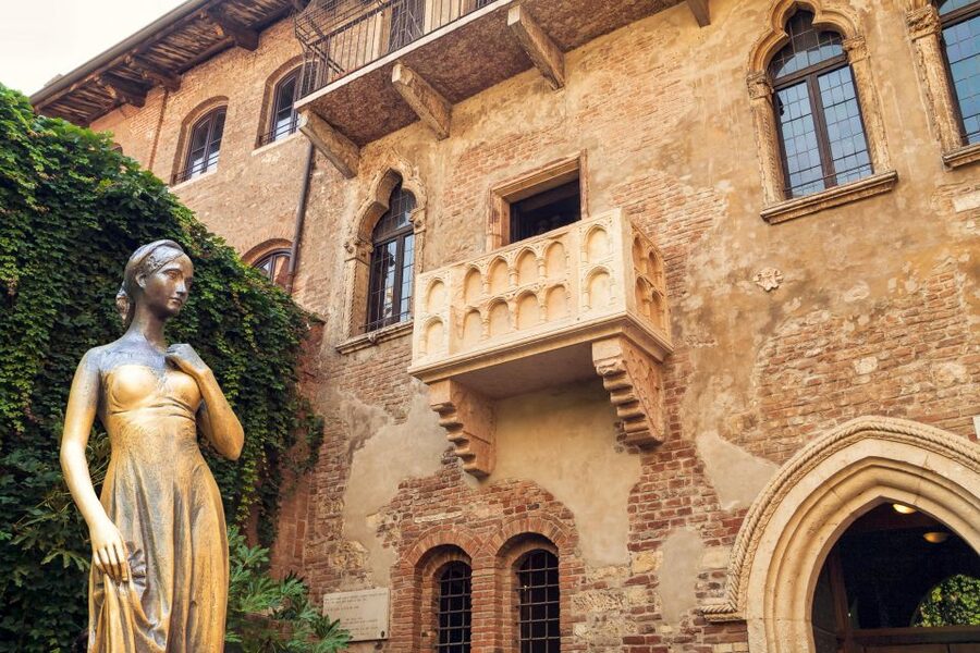 From Milan: Verona, Sirmione and Lake Garda with Boat Cruise - Three hours in Verona, from Juliet’s House to the Arena