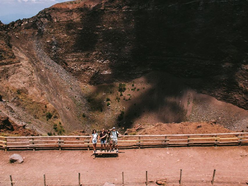 From Naples: Mount Vesuvius Transfer with Entry Tickets - Finding the Bus Near Garibaldi Square