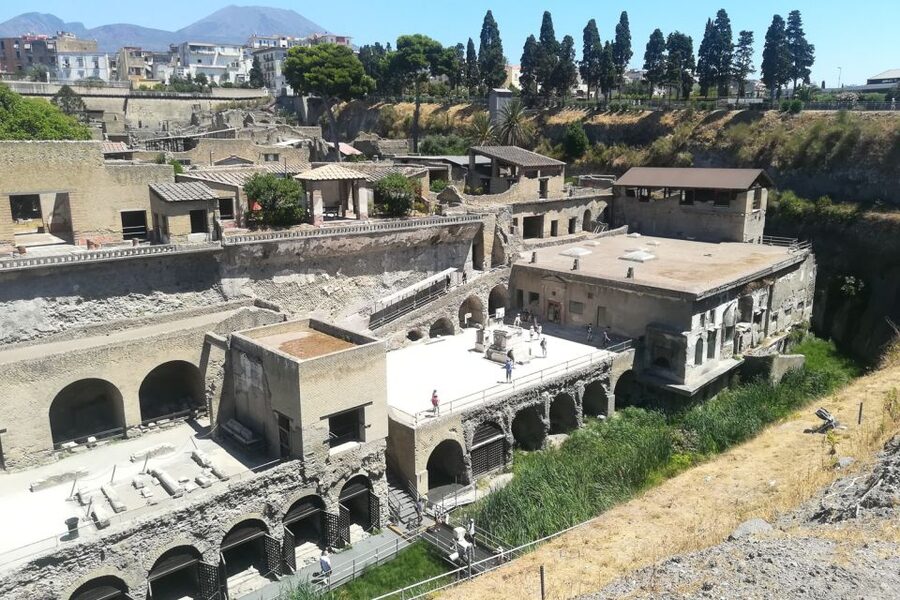 From Naples: Pompeii and Herculaneum Tour with Lunch - What to wear and what to leave behind