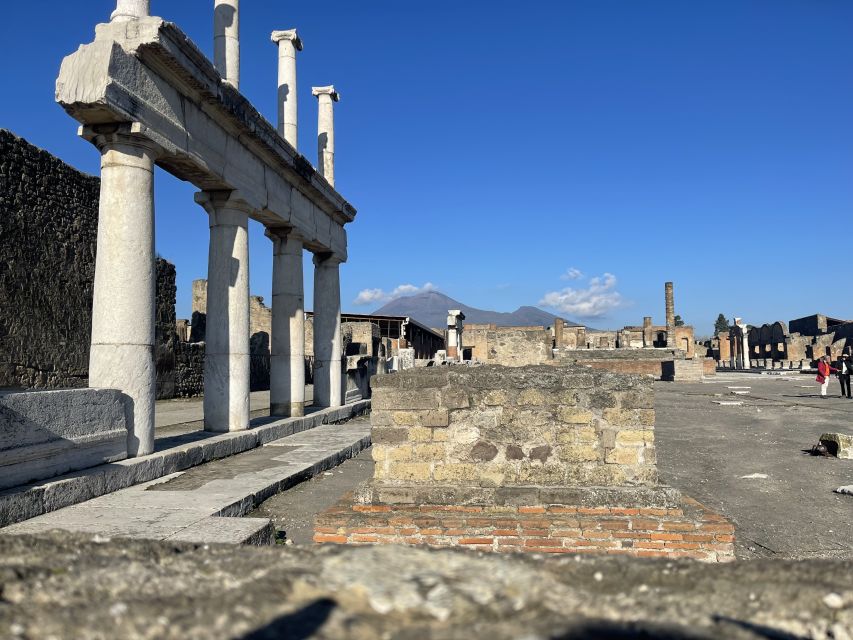 From Naples: Pompeii Guided Tour with Skip-the-Line Tickets - A route shaped by crowds and questions