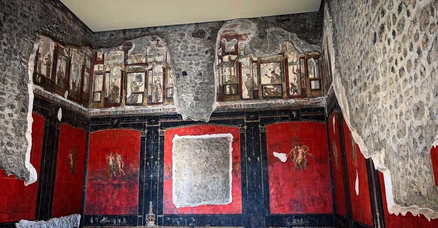 From Naples: Pompeii Guided Tour with Skip-the-Line Tickets - Meeting near the Ramada and riding from Naples